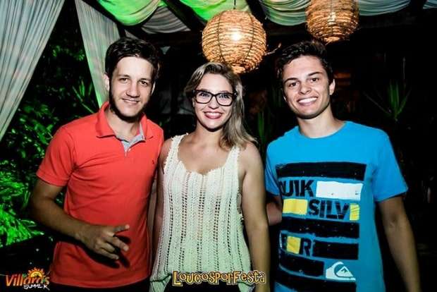  Ítalo Augusto Savio, Amanda Carolaine Savio e Jonas Duminelli Niehues – baladeiros de plantão.