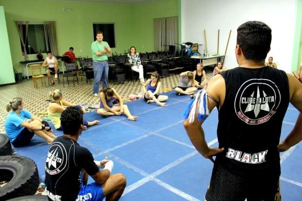 Público feminino ganha espaço no Muay Thai