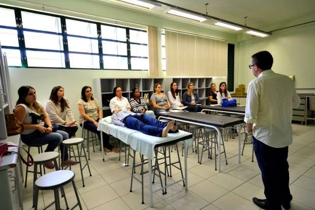 Profissionais de enfermagem da região realizam capacitação na Unesc