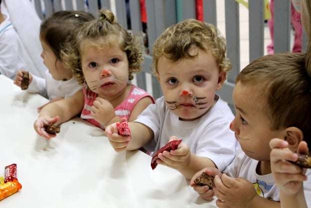 Páscoa solidária leva doces as crianças das creches municipais