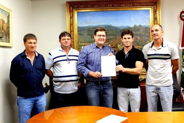 Prefeito de Nova Veneza anuncia novos nomes para sua equipe