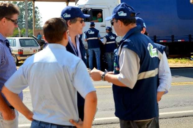 Programa “Com Nota Fiscal Vai Legal”, realiza blitz na região da AMREC