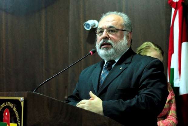 Câmara entrega Moção de Aplauso a Tito Góes 1 Câmara entrega Moção de Aplauso a Tito Góes