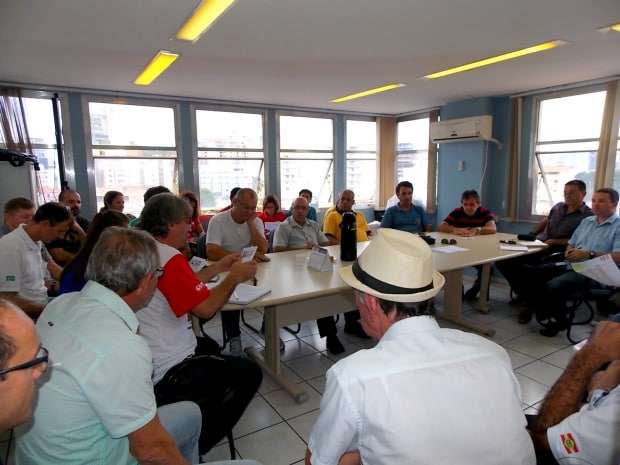 Contra o PL das terceirizações sindicatos protestam na quarta-feira