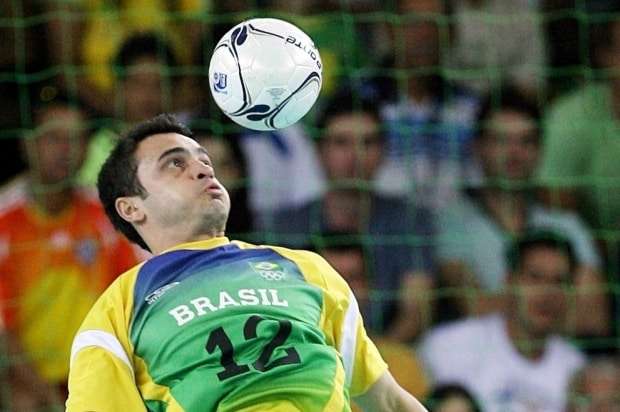 Joinville cria primeira pós-graduação em futsal do país