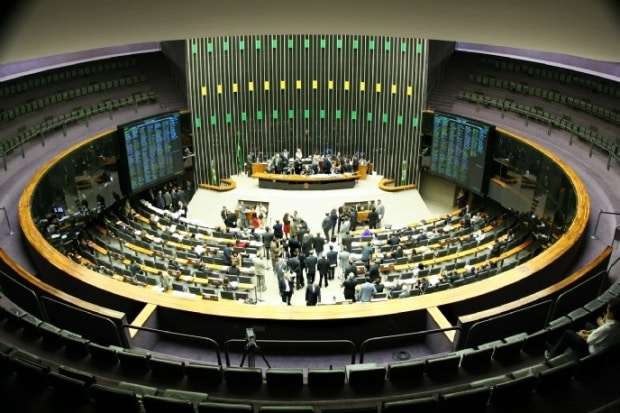 Câmara aprova fim da reeleição para presidente, governador e prefeito 1 Câmara aprova fim da reeleição para presidente, governador e prefeito