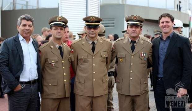 Policiais Militares de Nova Veneza são condecorados e promovidos 3 Policiais Militares de Nova Veneza são condecorados e promovidos