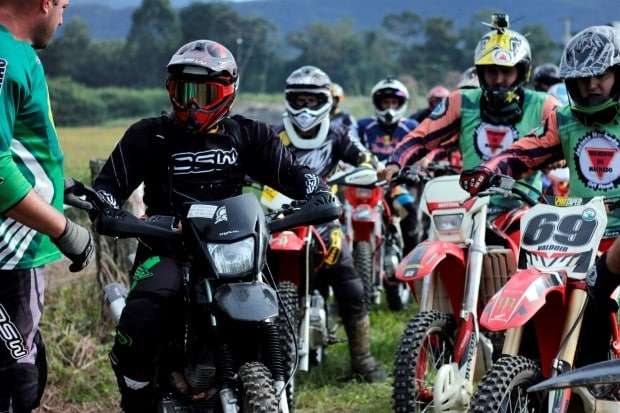 Rio Cedro Médio reúne mais de 280 motos na 7ª Trilha do Morro Redondo