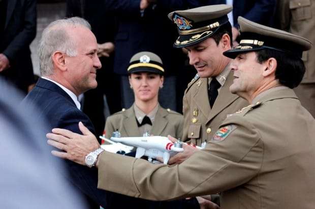 Policiais Militares de Nova Veneza são condecorados e promovidos 6 Policiais Militares de Nova Veneza são condecorados e promovidos