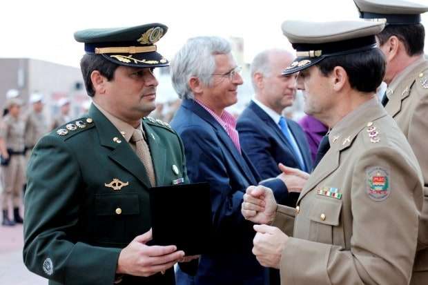 Policiais Militares de Nova Veneza são condecorados e promovidos 17 Policiais Militares de Nova Veneza são condecorados e promovidos