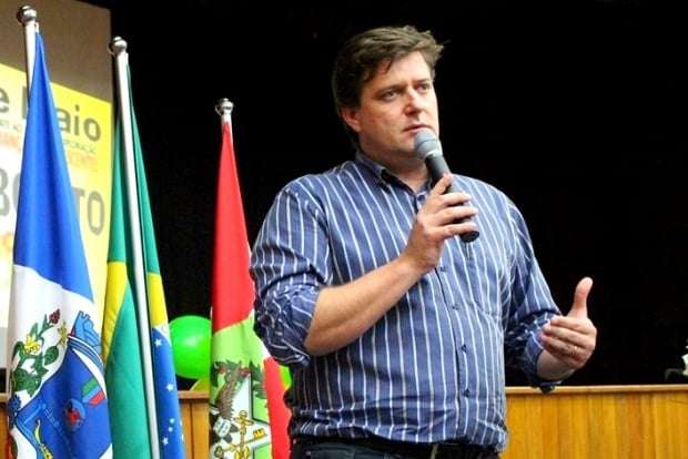 Evandro recebe prêmio e fica entre os 100 melhores prefeitos do Brasil 1 Evandro recebe prêmio e fica entre os 100 melhores prefeitos do Brasil
