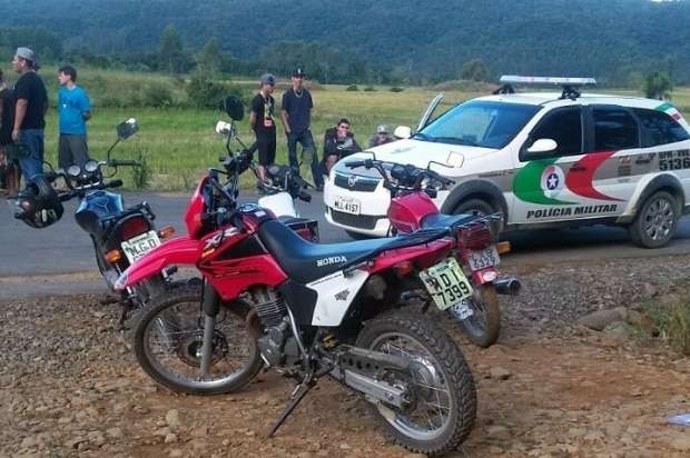 Na Vila Maria quatro motos são apreendidas pela PM após denúncias de moradores 1 Na Vila Maria quatro motos são apreendidas pela PM após denúncias de moradores