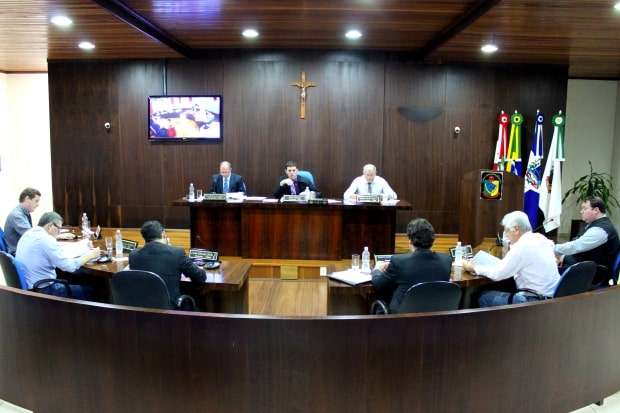 Câmara de Nova Veneza promove sessão especial de homenagens. 1 Câmara de Nova Veneza promove sessão especial de homenagens.