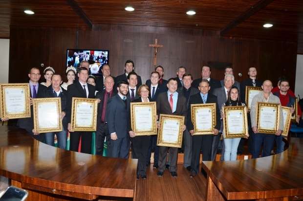 Entidades são homenageadas em Sessão Solene da Câmara de Nova Veneza 1 Entidades são homenageadas em Sessão Solene da Câmara de Nova Veneza