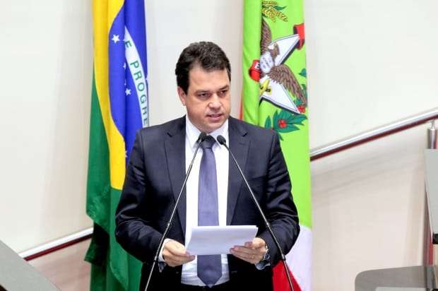 Deputado Rodrigo Minotto defende inserção de imigrantes no mercado de trabalho 1 Deputado Rodrigo Minotto defende inserção de imigrantes no mercado de trabalho