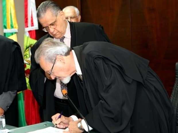Juiz Hélio David é empossado como juiz do Pleno do TRE-SC 1 Juiz Hélio David é empossado como juiz do Pleno do TRE-SC
