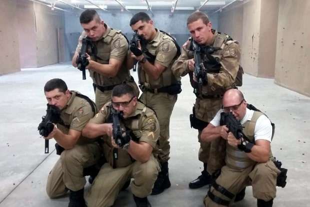 Policiais Militares de Nova Veneza recebem treinamento para novo armamento