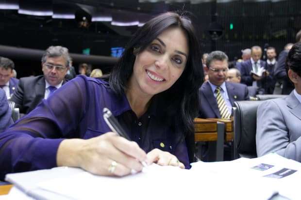 Geovania de sá propõe mudanças nas regras do bolsa família 1 Geovania de sá propõe mudanças nas regras do bolsa família