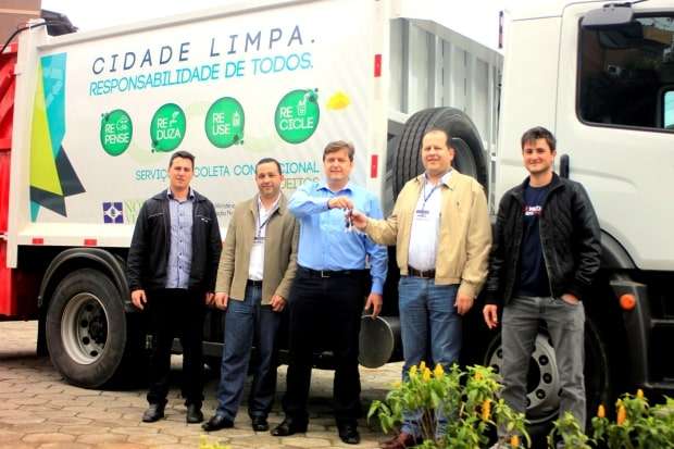 Novo caminhão potencializa coleta de lixo 1 Novo caminhão potencializa coleta de lixo