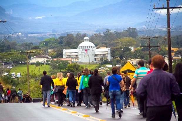 Caminhada Vocacional 2015: reflexão sobre os consagrados e apelo pela paz 1 Caminhada Vocacional 2015: reflexão sobre os consagrados e apelo pela paz