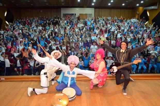 Mil crianças assistem Cirquinho do Revirado em Nova Veneza