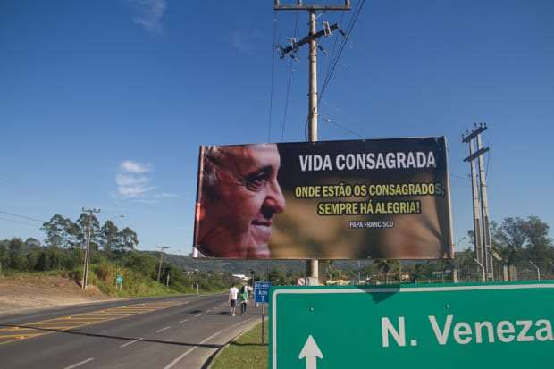 Caminhada Vocacional reúne multidão de fiéis da Diocese de Criciúma 33 Caminhada Vocacional reúne multidão de fiéis da Diocese de Criciúma