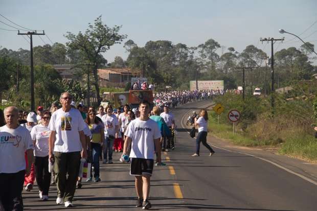 Caminhada Vocacional reúne multidão de fiéis da Diocese de Criciúma 51 Caminhada Vocacional reúne multidão de fiéis da Diocese de Criciúma