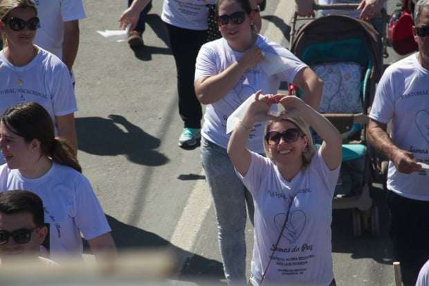Caminhada Vocacional reúne multidão de fiéis da Diocese de Criciúma 11 Caminhada Vocacional reúne multidão de fiéis da Diocese de Criciúma