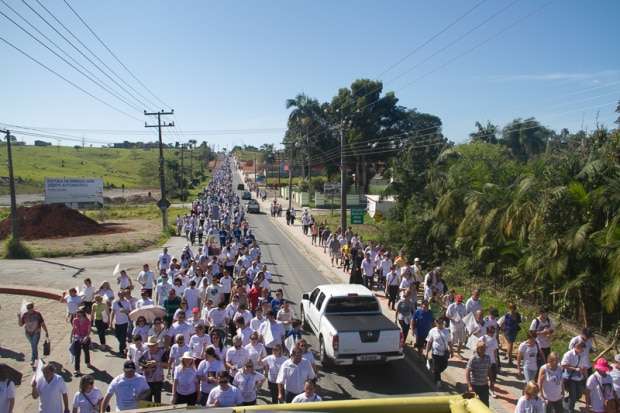 Caminhada Vocacional reúne multidão de fiéis da Diocese de Criciúma 13 Caminhada Vocacional reúne multidão de fiéis da Diocese de Criciúma