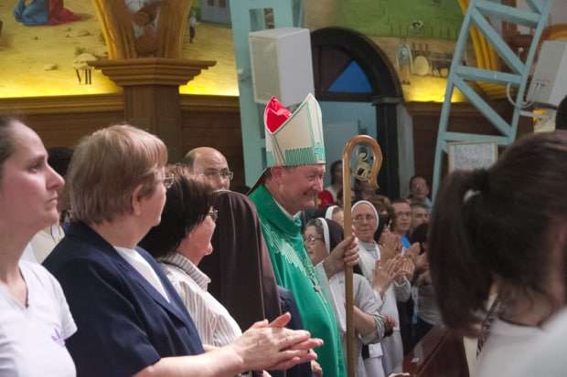 Caminhada Vocacional reúne multidão de fiéis da Diocese de Criciúma 17 Caminhada Vocacional reúne multidão de fiéis da Diocese de Criciúma