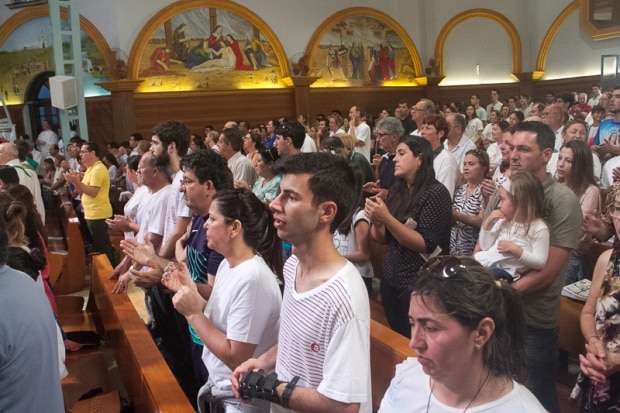 Caminhada Vocacional reúne multidão de fiéis da Diocese de Criciúma 22 Caminhada Vocacional reúne multidão de fiéis da Diocese de Criciúma