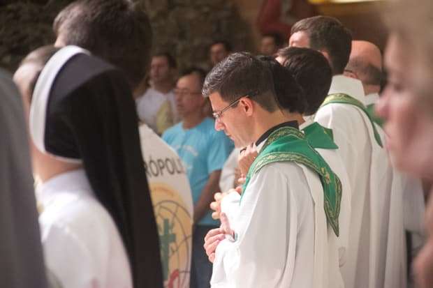 Caminhada Vocacional reúne multidão de fiéis da Diocese de Criciúma 27 Caminhada Vocacional reúne multidão de fiéis da Diocese de Criciúma