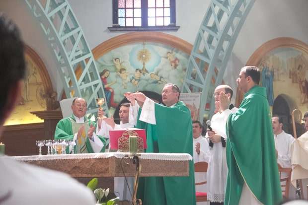 Caminhada Vocacional reúne multidão de fiéis da Diocese de Criciúma 30 Caminhada Vocacional reúne multidão de fiéis da Diocese de Criciúma