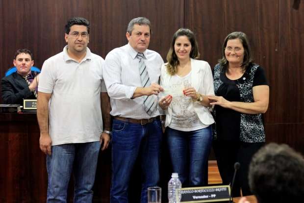 Vereador Edaltro Bortolotto doa R$ 1 mil ao Coral Pequenos Peregrinos 1 Vereador Edaltro Bortolotto doa R$ 1 mil ao Coral Pequenos Peregrinos