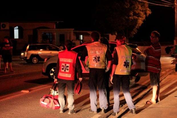 Motorista perde controle de Griffe A e bate em poste no Caravaggio