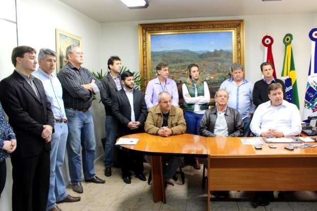 Coletiva oficializa cargos dos secretários à disposição 1 Coletiva oficializa cargos dos secretários à disposição