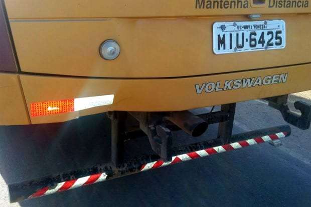 Ônibus escolar é atingido por Doblò na SC-443 em Nova Veneza