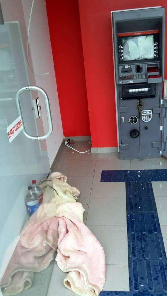 Caixa eletrônico sofre tentativa de arrombamento no Caravaggio 4 Caixa eletrônico sofre tentativa de arrombamento no Caravaggio