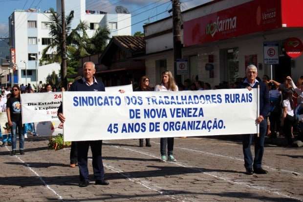 Desfile Cívico de Nova Veneza apresenta tema “Eu vim para servir”
