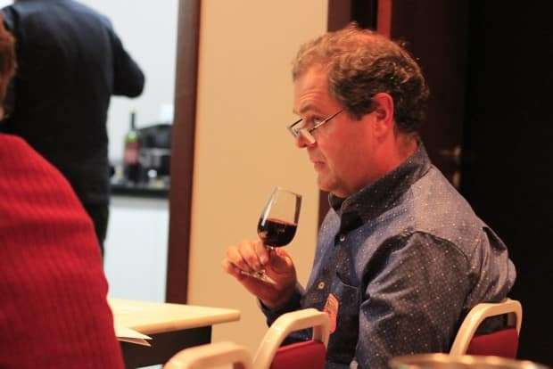 Confraria Pan & Vin comemora quatro anos em confraternização na Casa Savoia
