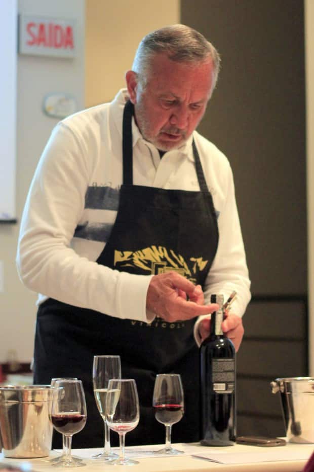 Confraria Pan & Vin comemora quatro anos em confraternização na Casa Savoia