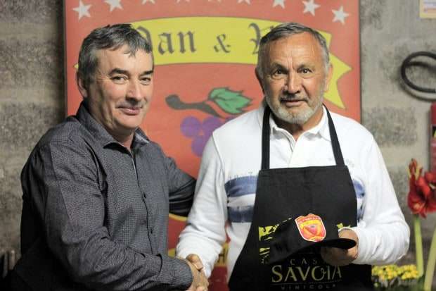 Confraria Pan & Vin comemora quatro anos em confraternização na Casa Savoia