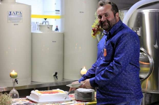 Confraria Pan & Vin comemora quatro anos em confraternização na Casa Savoia