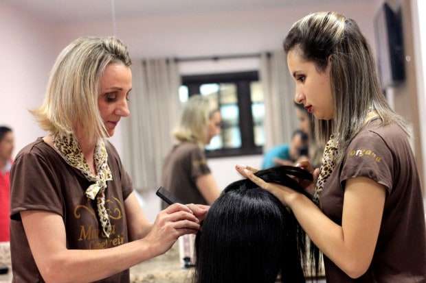 Salão de beleza Márcia Cabelereira é reinaugurado no Bairro Bortolotto