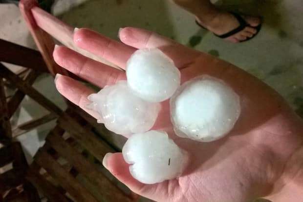 Chuva de granizo atinge Nova Veneza no final da noite desta quinta-feira