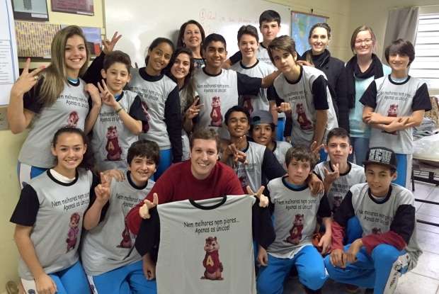 Aroldo Frigo Junior e Rodrigo Minotto são padrinhos de turma de escola municipal