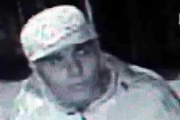 Jovem furta par de tênis e sai correndo com ele nos pés no Centro de Nova Veneza