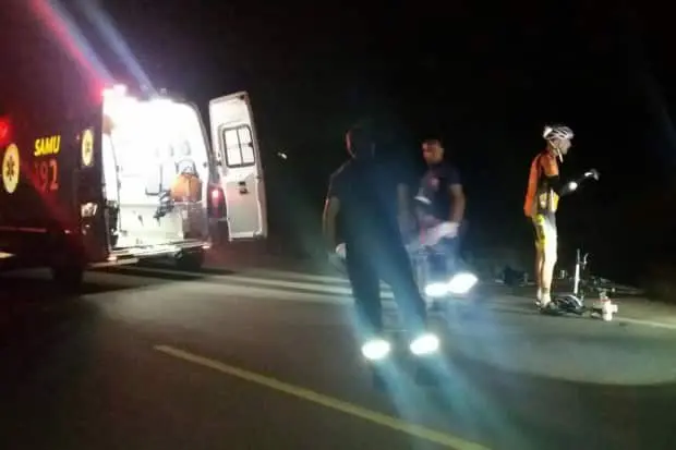 Colisão entre ciclistas deixa mulher ferida na NVA-150