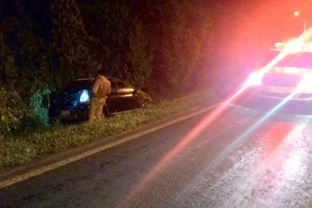 Ao perder controle da direção motorista sai da pista na SC-446