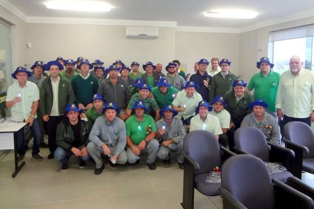 Eletricistas da COOPERA são homenageados